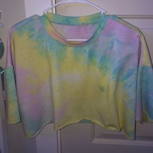 Colorful, cropped, 80s vibe shirt